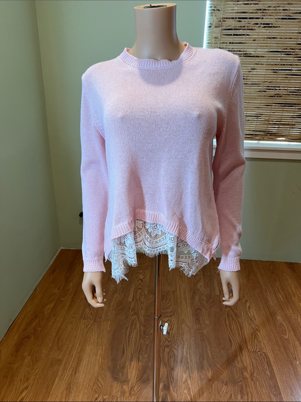 Delicate Pink Lace-Hem Sweater In Cotton Size L